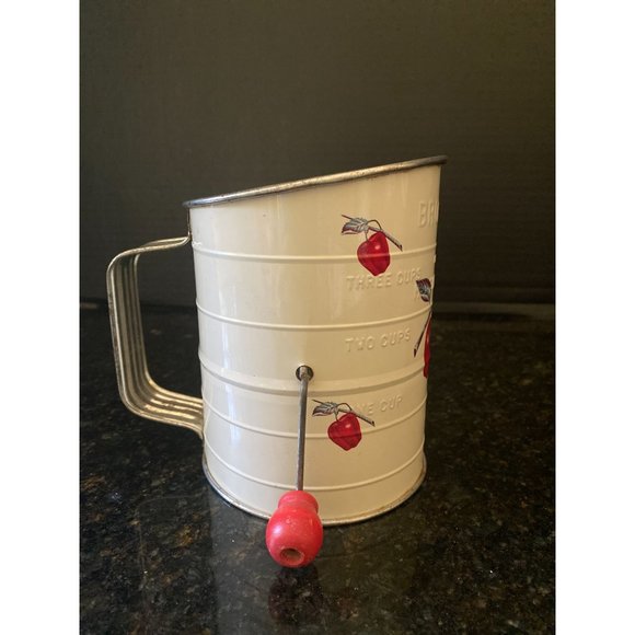 Bromwells 3 Cup Flour Sifter, Apple Graphics, 3 Cups - Picture 5 of 9